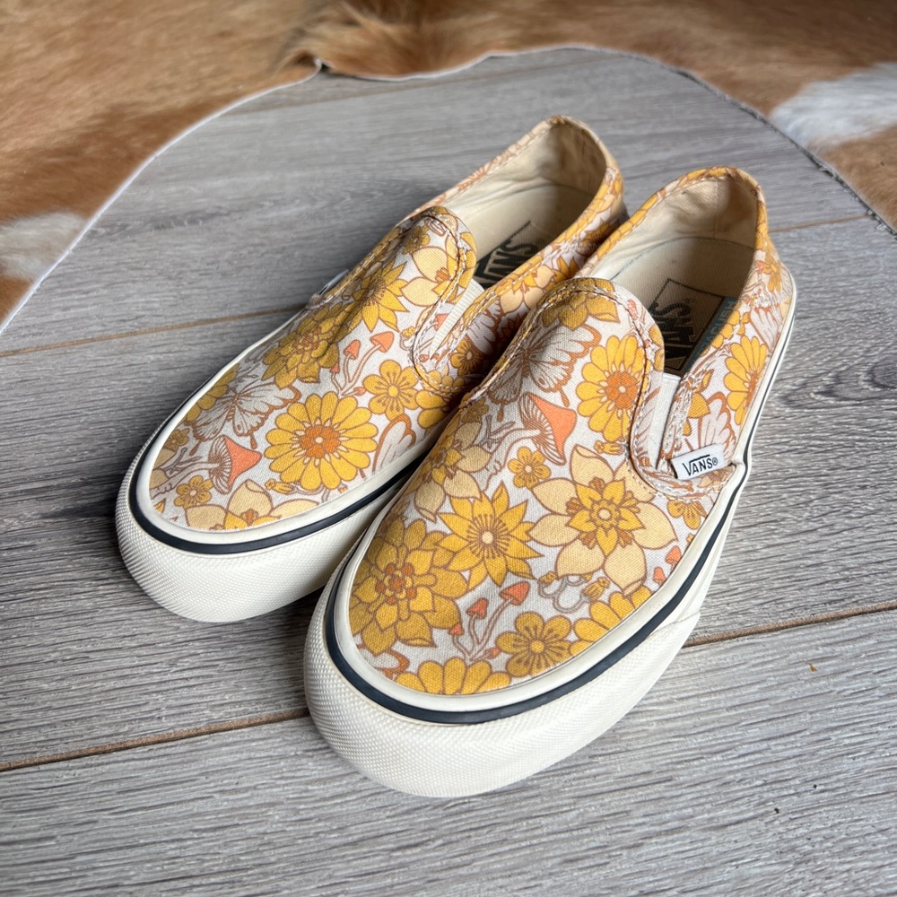Vans Women's SF Trippy Floral Slip-On Sneakers